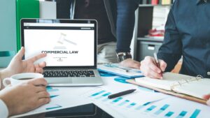 Réglementation et innovation : trouver l’équilibre dans le droit commercial