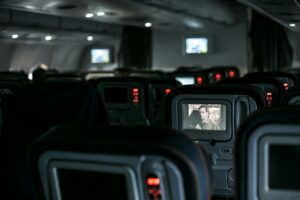 Stratégies efficaces pour contrer le décalage horaire en voyage d’affaires